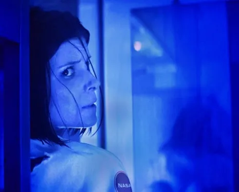 This Sci-Fi Thriller Review: Tense Moments and Levitating Eggs in a High-End Setting